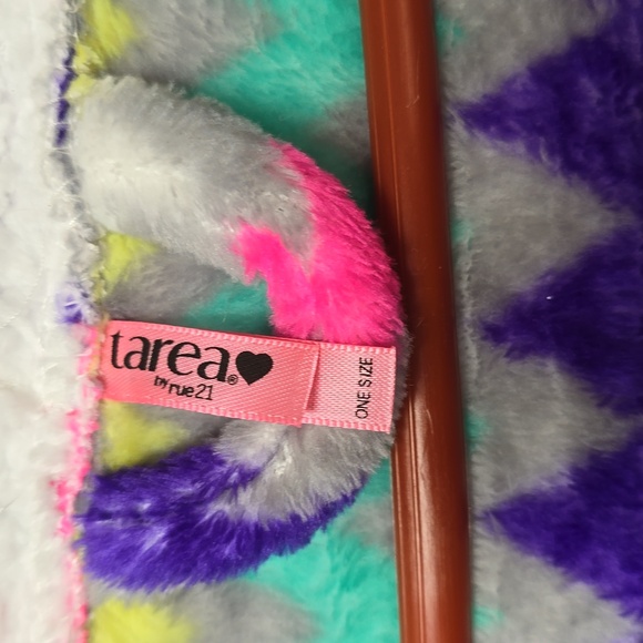 Super Warm & Soft Mid Length Hooded Robe With Pockets & Belt - Picture 6 of 6